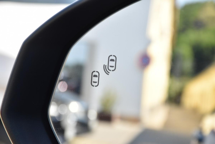 Lynk & Co 01 PHEV DCT AUT 1.maj.