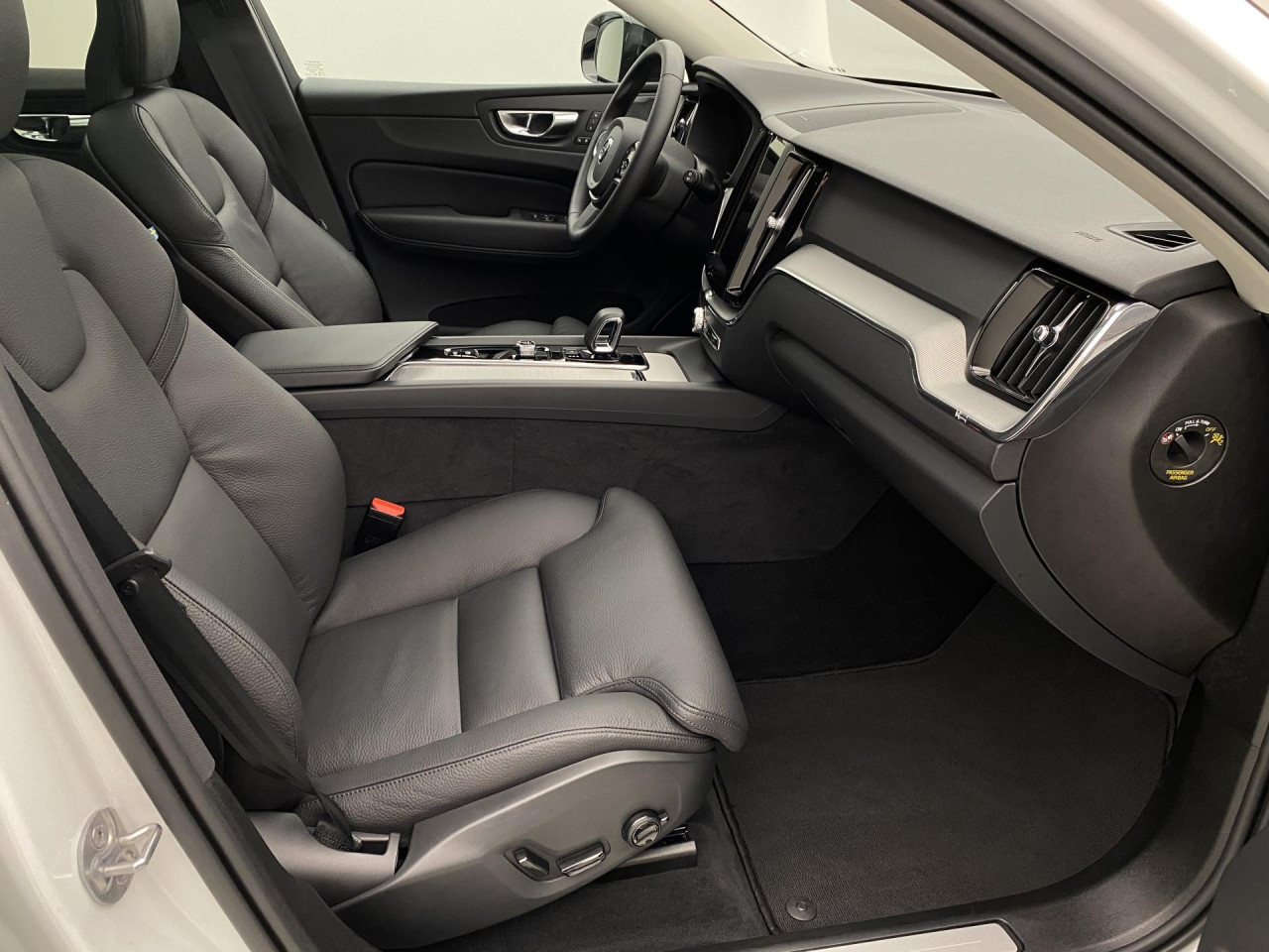 Volvo XC60 T8 AWD DARK PLUS RECHARGE AUT