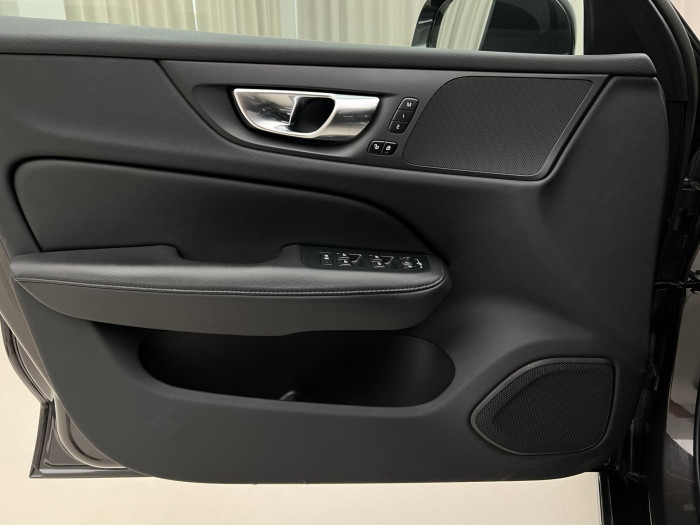 Volvo V60 B4 PLUS BRIGHT AUT 1.maj.