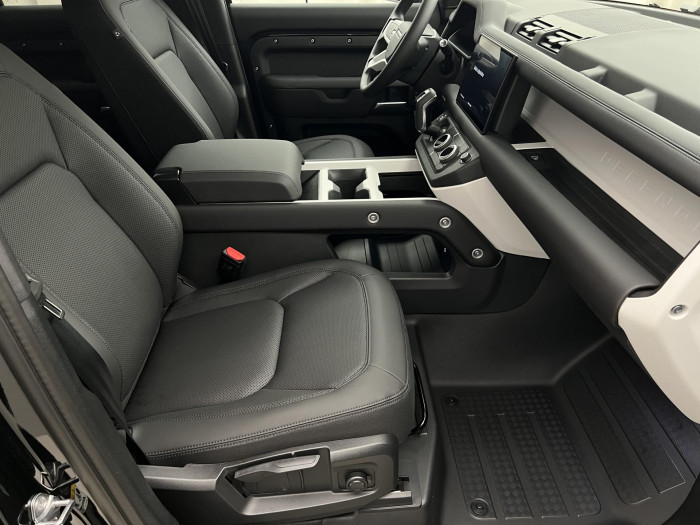 Land Rover Defender 110 D200 S AWD AUT 3.0 d