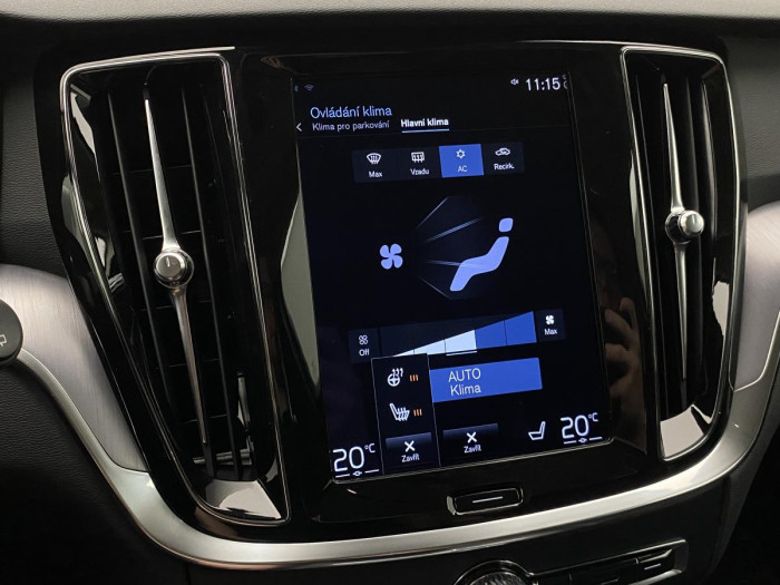 Volvo V60 CC B4 AWD MOMENTUM REZERVACE 2.0 CC CC Momentum