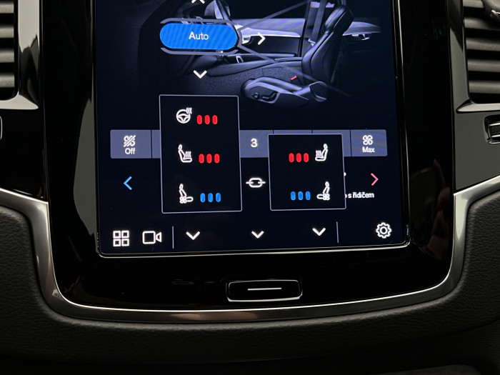 Volvo XC90 B5 AWD PLUS DARK 7MÍST AUT CZ