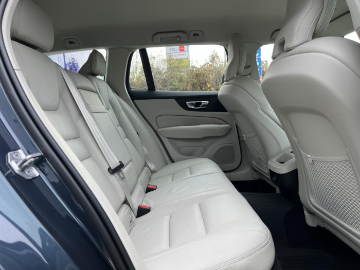 Volvo V60 CROSS COUNTRY B5 AWD Aut 1.maj