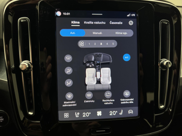 Volvo XC40 B3 DARK PLUS AUT