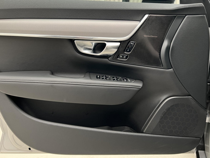 Volvo V90 T6 AWD RECHARGE PLUS DARK AUT