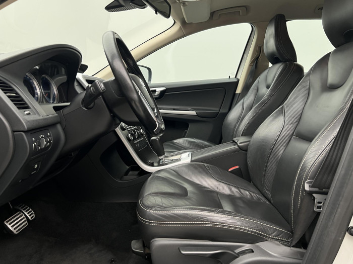 Volvo XC60 D5 AWD R-DESIGN AUT 2.4 d