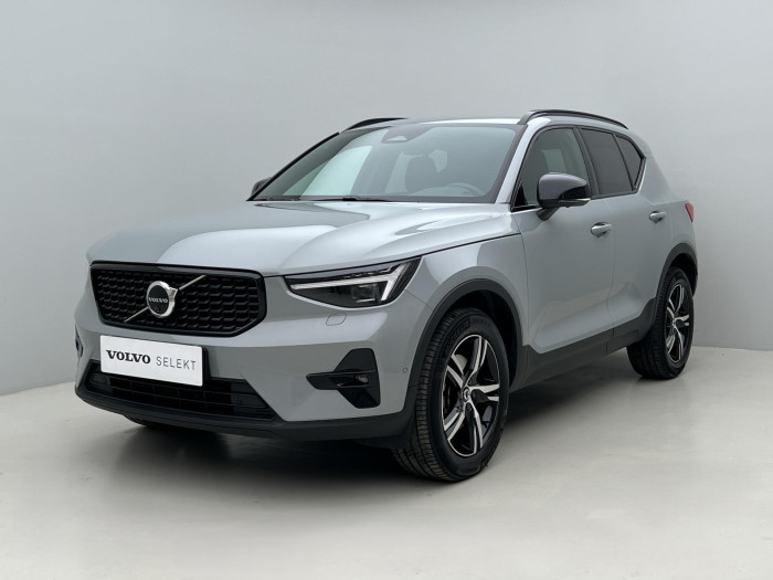 Volvo XC40 B3 PLUS DARK AUT CZ 1.maj.