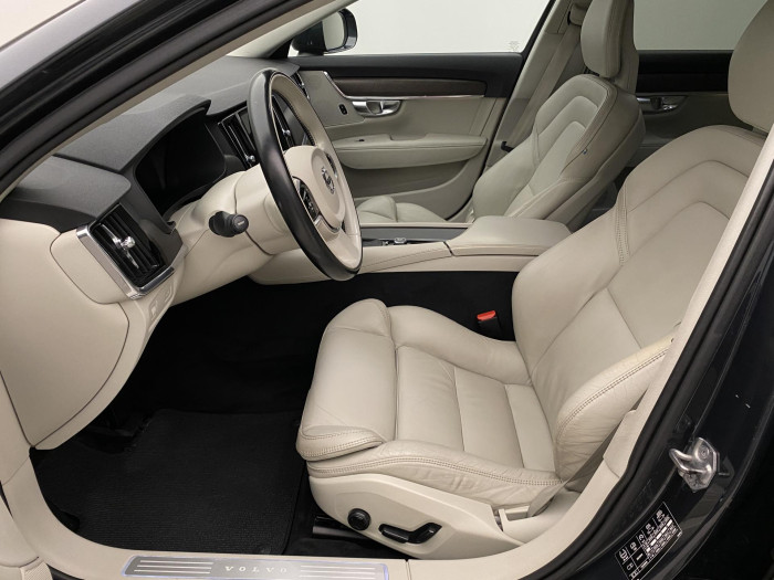 Volvo V90 CC D5 AWD MOMENTUM AUT CZ 2.0 d CC CC Momentum