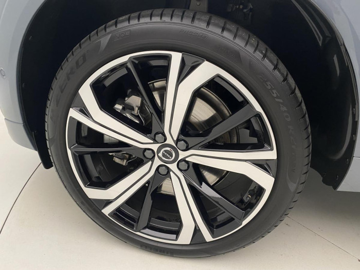 Volvo XC60 B5 AWD ULTIMATE AUT REZERVACE