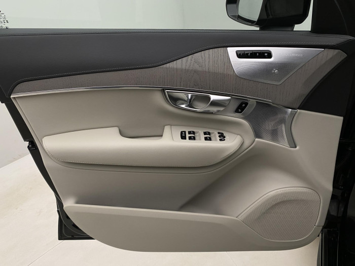 Volvo XC90 T8 AWD ULTRA DARK AUT CZ 7m
