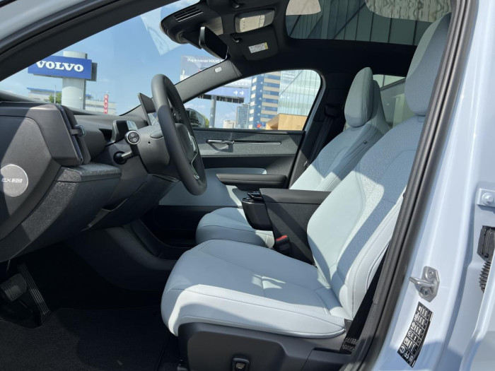 Volvo EX30 PURE ELECTRIC TWIN ULTRA CZ