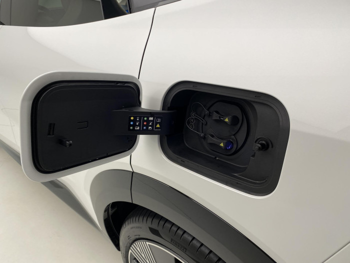 Lynk & Co 08 MORE PHEV