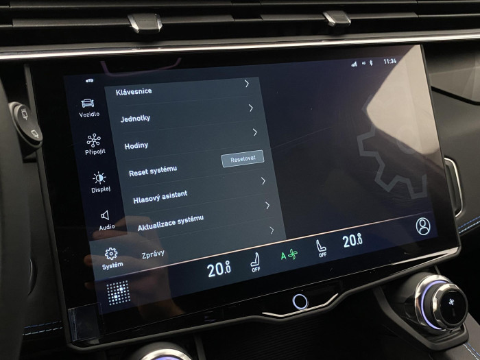 Lynk & Co 01 PHEV DCT REZERVACE