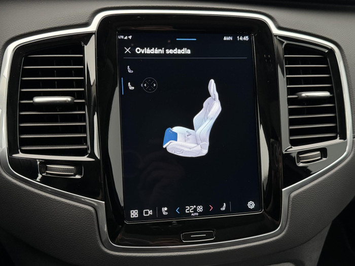 Volvo XC90 B5 AWD PLUS BRIGHT REZERVACE