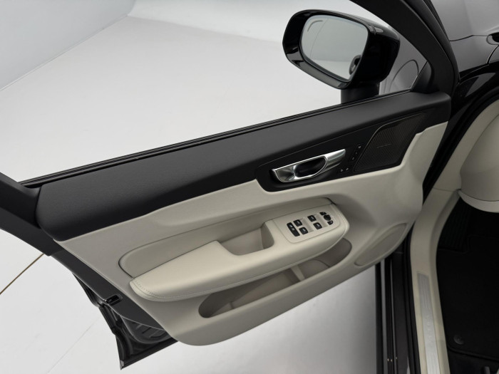 Volvo XC60 T6 AWD AUT DARK ULTRA