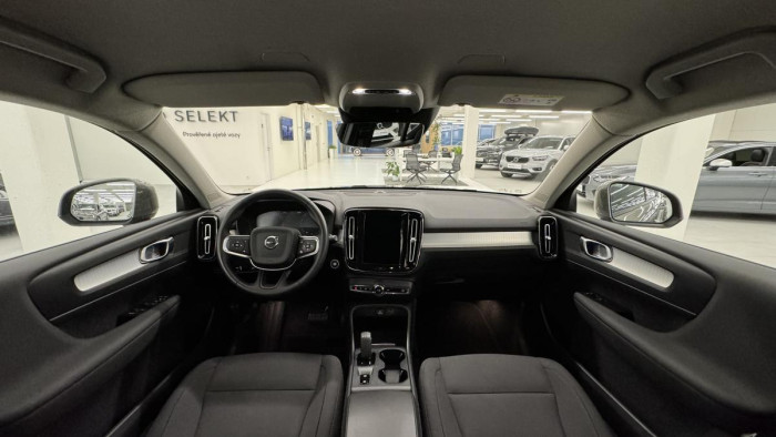Volvo XC40 B4 AWD MOMENTUM REZERVACE 2.0 Momentum