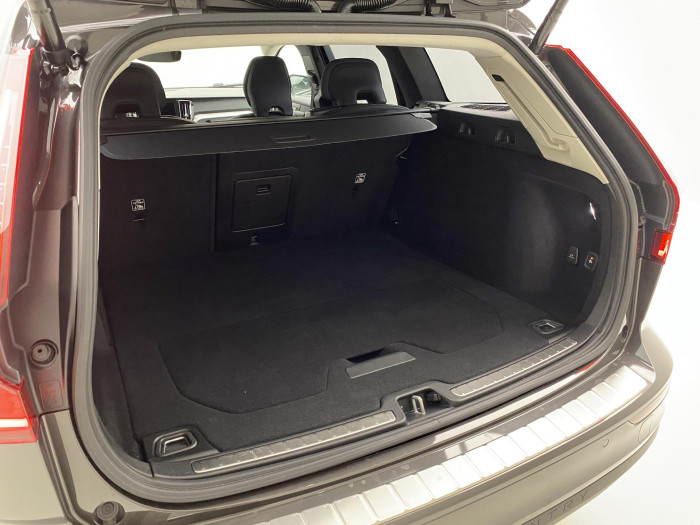 Volvo V60 CC B5 AWD PLUS REZERVACE