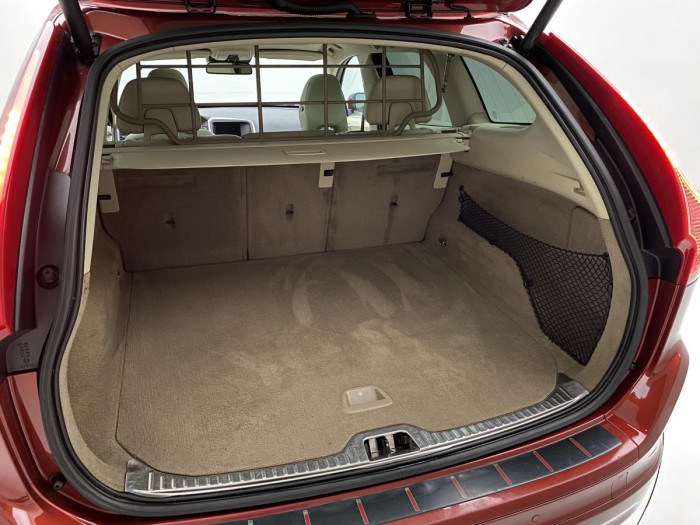Volvo XC60 D4 AWD SUMMUM REZERVACE 2.4 d Summum