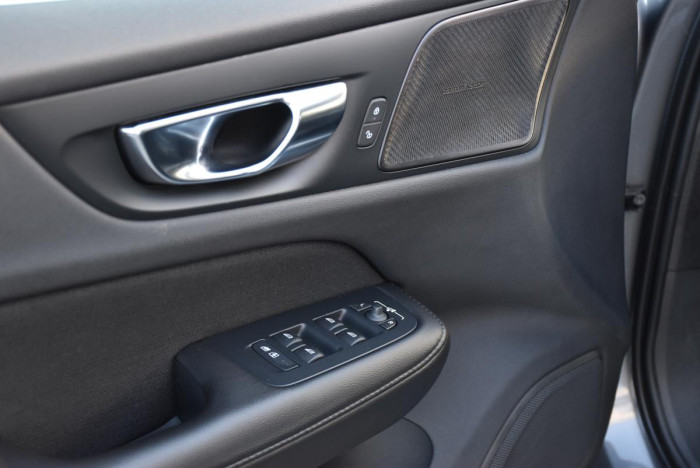 Volvo V60 B4 MOMENTUM ADV. REZERVACE 2.0 Momentum