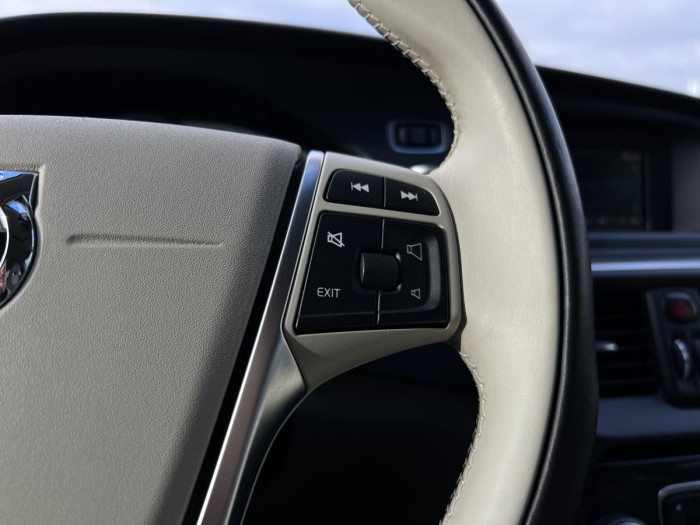 Volvo V40 T3 MOMENTUM Aut CZ 1.5 Momentum