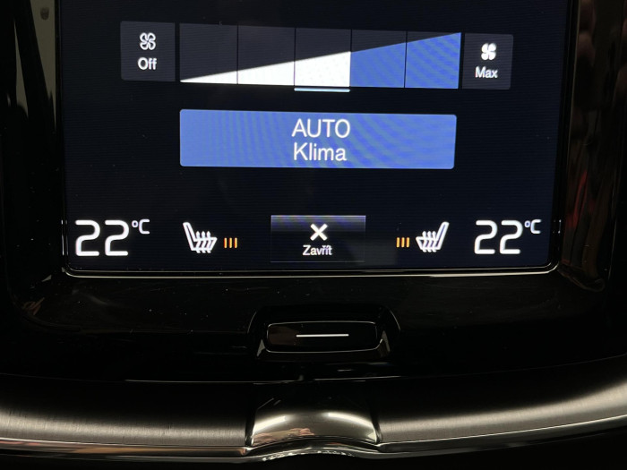 Volvo XC60 B4 AWD MOMENTUM AUT CZ 2.0 Momentum