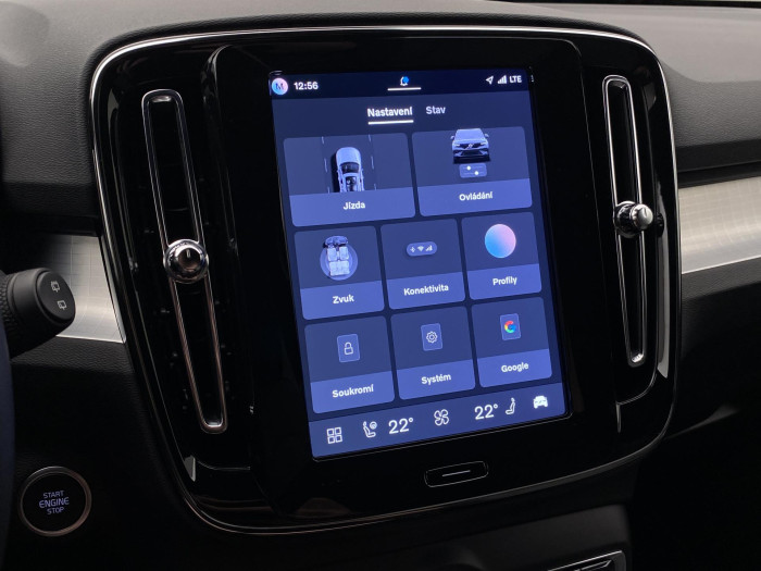 Volvo XC40 B3 DARK PLUS AUT CZ