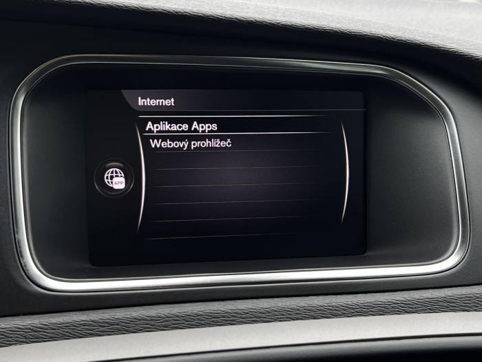 Volvo V40 D2 NAVIGACE 1.maj. 2.0 d