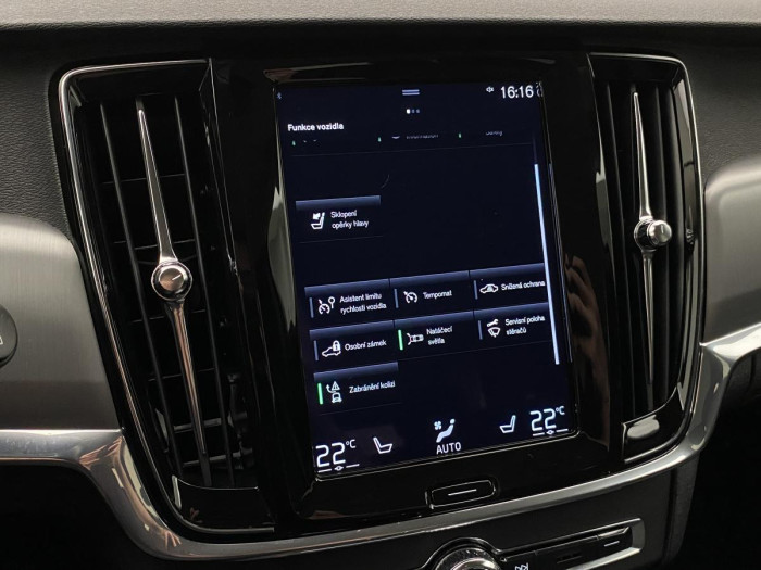 Volvo V90 D4 AWD MOMENTUM REZERVACE 2.0 d Momentum