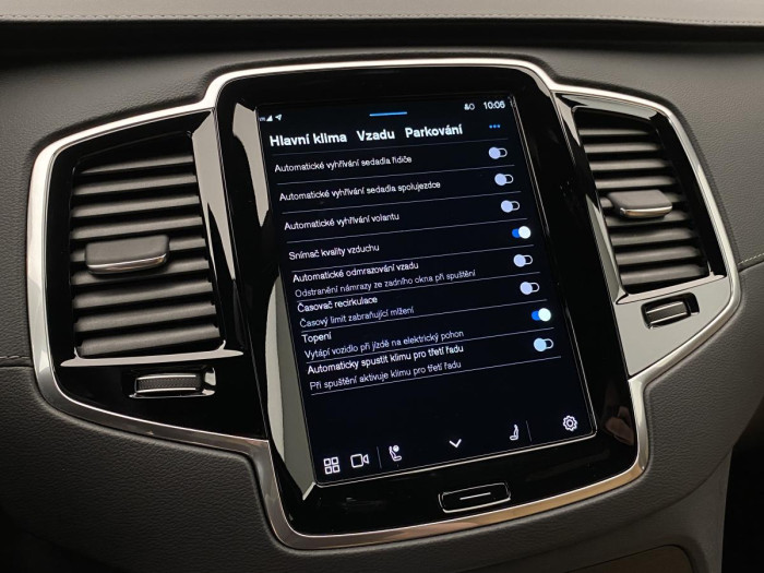 Volvo XC90 T8 AWD ULTIMATE DARK REZERVACE
