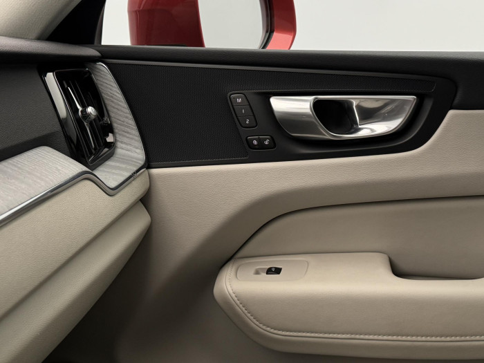 Volvo XC60 T6 AWD RECHARGE PLUS BRIGHT CZ
