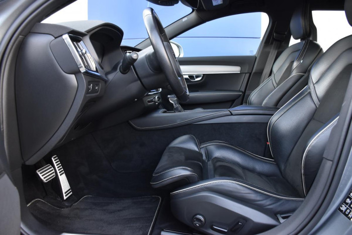 Volvo V90 D5 AWD R-Design REZERVACE 2.0 d
