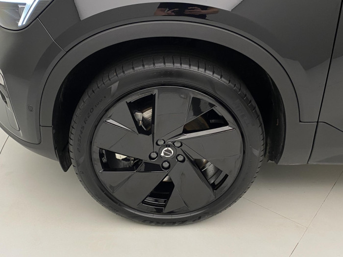 Volvo EC40 ULTRA BLACK EDITION TWIN MOTOR Edition