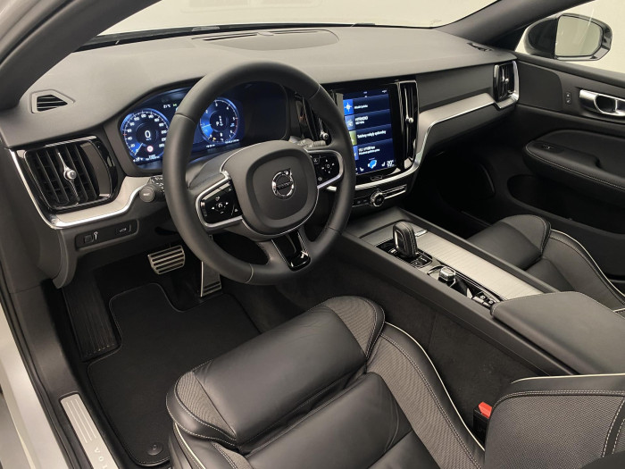 Volvo V60 B4 R-DESIGN AUT