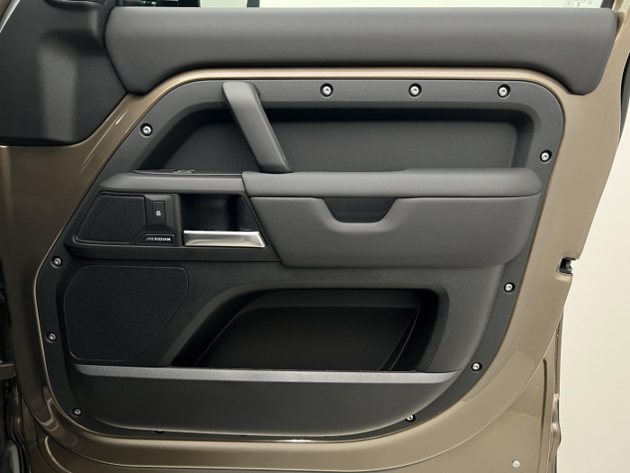 Land Rover Defender 110 D250 XDYNAMIC SE REZERVACE 3.0 d SE