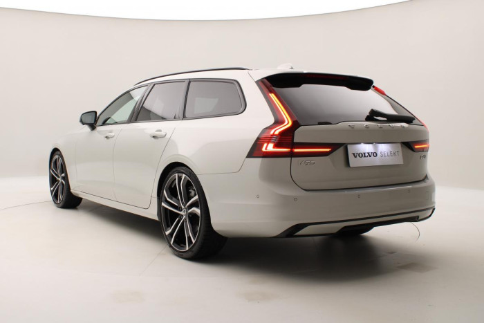 Volvo V90 B6 AWD R-DESIGN AUT REZERVACE