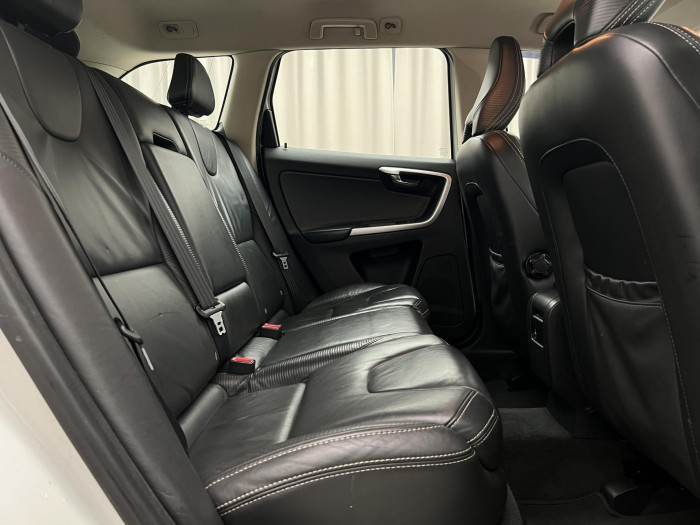 Volvo XC60 D5 AWD R-DESIGN AUT 2.4 d