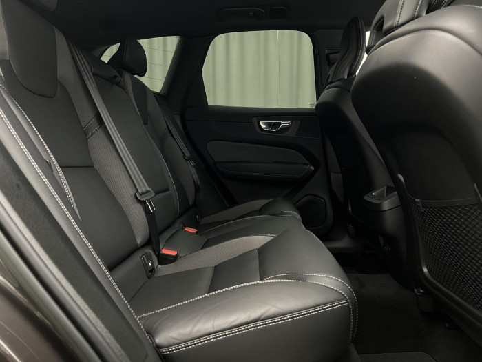 Volvo XC60 B5 AWD R-DESIGN AUT 1.maj.