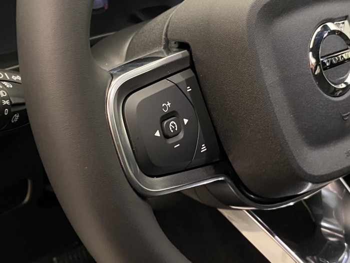 Volvo XC40 B3 AUT DARK PLUS
