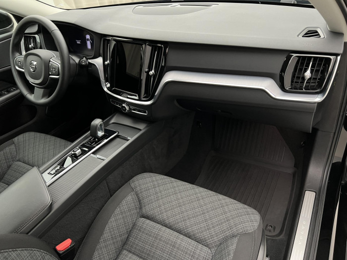 Volvo V60 B4 CORE AUT 1.maj.