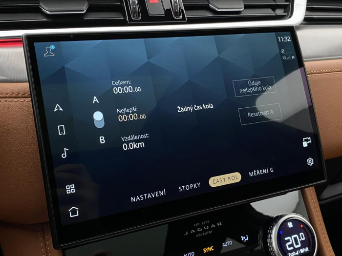 Jaguar F-Pace D300 R-DYNAMIC SE REZERVACE 3.0 d Dynamic SE