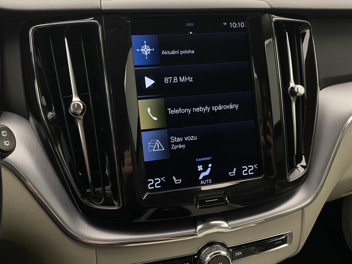 Volvo XC60 B4 AWD MOMENTUM AUT CZ 2.0 Momentum