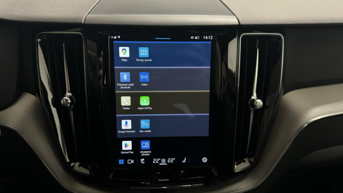 Volvo XC60 B4 PLUS DARK REZERVACE 2.0 Plus