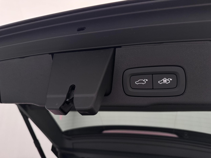 Volvo XC60 B5 AWD BLACK EDITION AUT 2.0 Edition