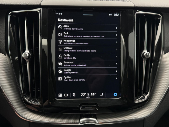 Volvo XC60 B4 AWD PLUS DARK AUT 1. maj