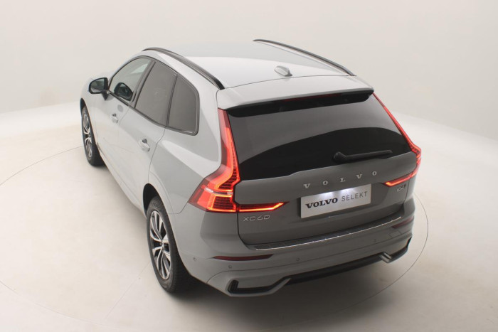 Volvo XC60 B4 AWD DARK PLUS AUT CZ 1.maj