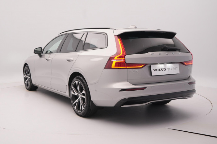Volvo V60 B4 PLUS DARK 1.maj