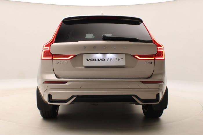 Volvo XC60 B4 AWD PLUS DARK AUT 1.maj