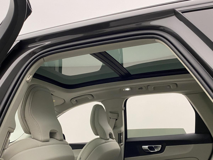 Volvo XC60 B4 AWD AUT DARK ULTIMATE