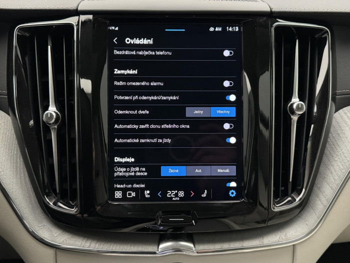 Volvo XC60 B5 AWD DARK ULTRA REZERVACE