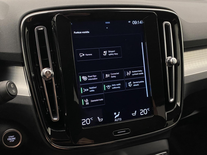 Volvo XC40 B4 AWD MOMENTUM PRO AUT 1.maj 2.0 Momentum